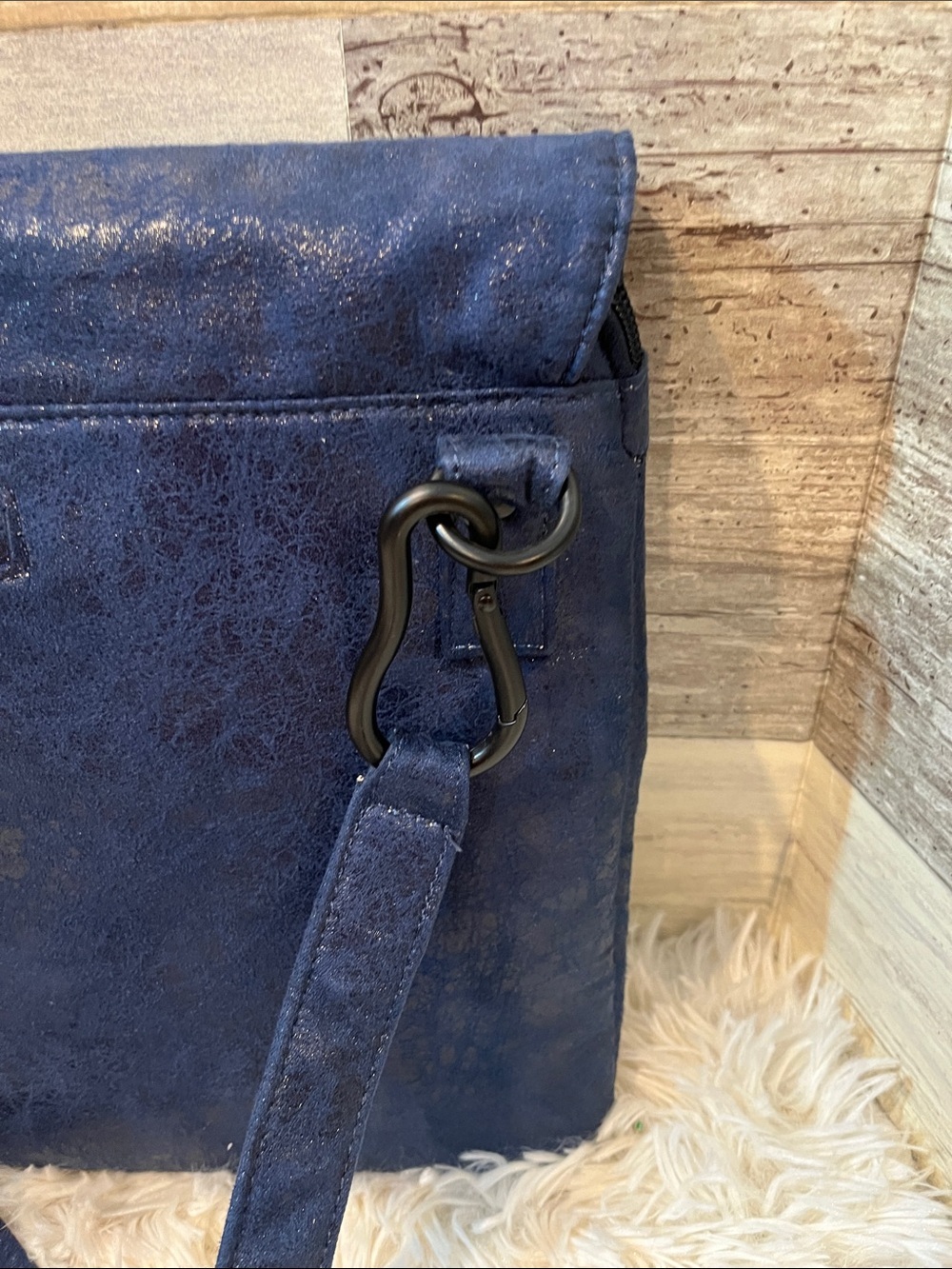 Matt & Nat Ritual laptop/messenger bag, blue stardust color. - Picture 8 of 11